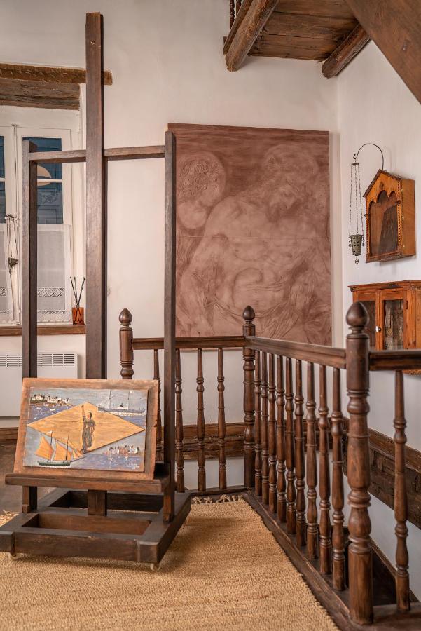 The 1813 Painter'S Villa By Neuvel Galaxídhion Esterno foto