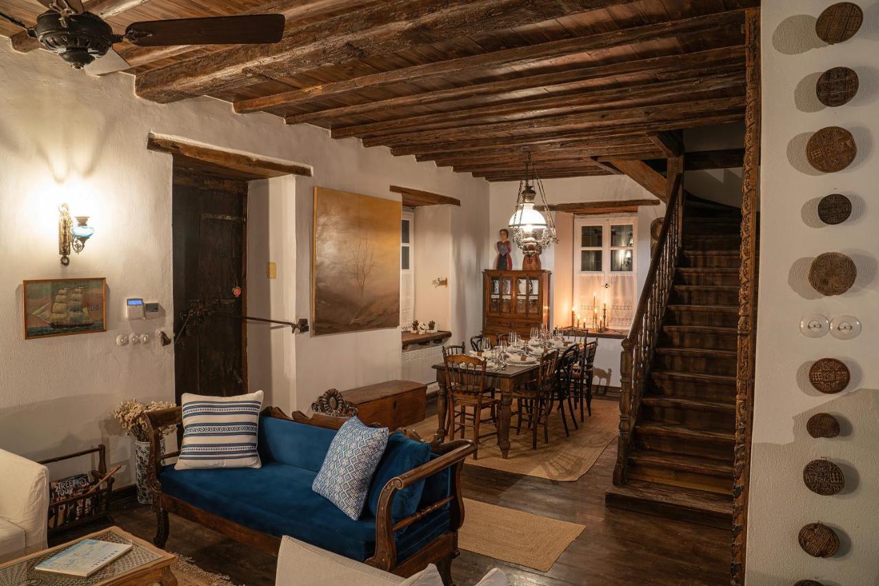 The 1813 Painter'S Villa By Neuvel Galaxídhion Esterno foto